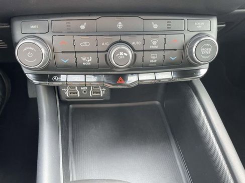 Used 2025 Dodge Durango GT RWD image 27