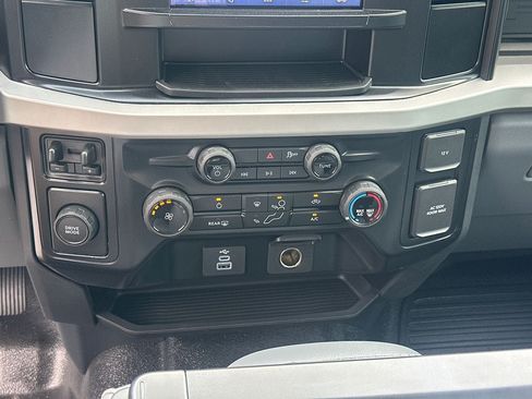 New 2026 Ford F450 XL w/ XL Chrome Package RWD image 31