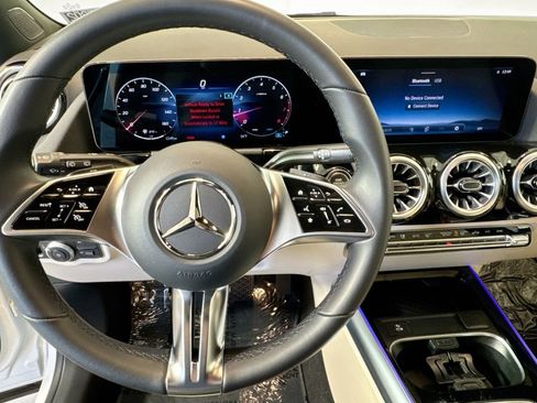 Certified 2025 Mercedes-Benz GLA 250 image 11