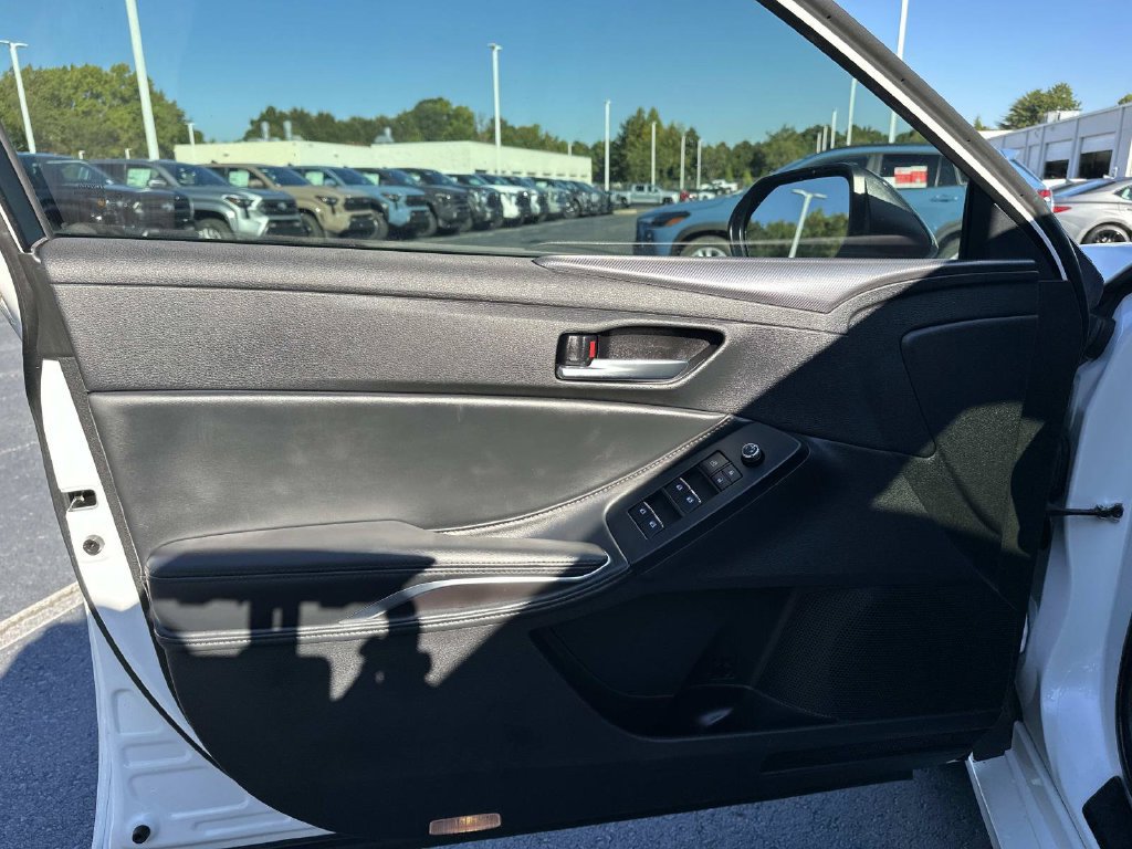 Used 2022 Toyota Avalon XSE FWD image 19