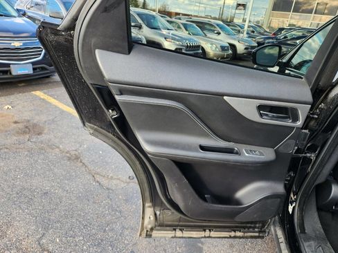 Used 2020 Jaguar F-PACE S image 20