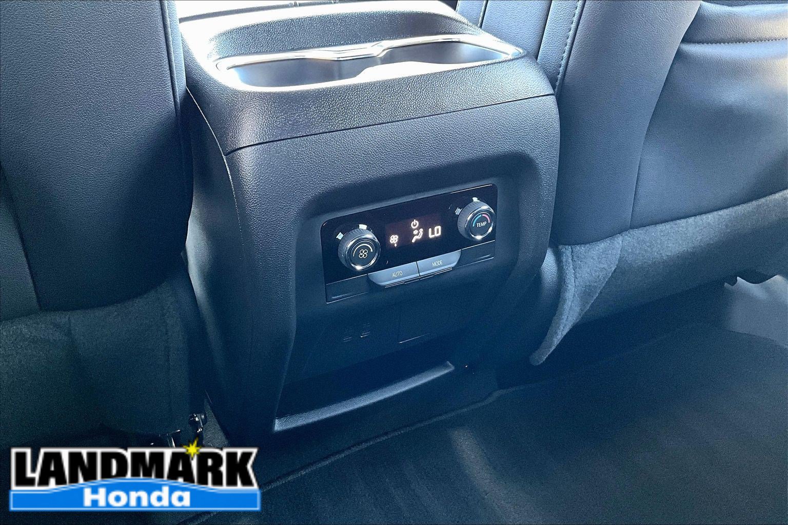 Used 2026 Chevrolet Traverse LT w/ Midnight/Sport Edition FWD image 24