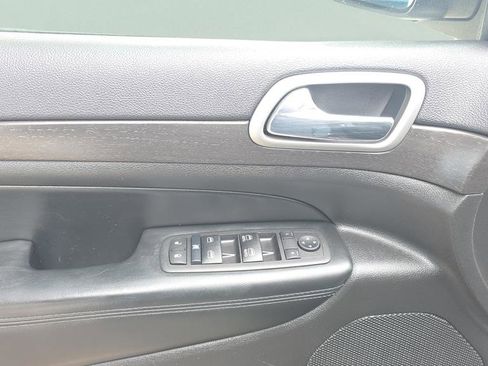 Used 2018 Jeep Grand Cherokee Altitude image 14