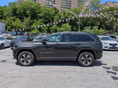 Used 2023 Jeep Grand Cherokee 4WD 4xe image 11