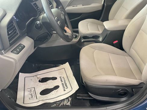 Used 2020 Hyundai Elantra SEL image 15
