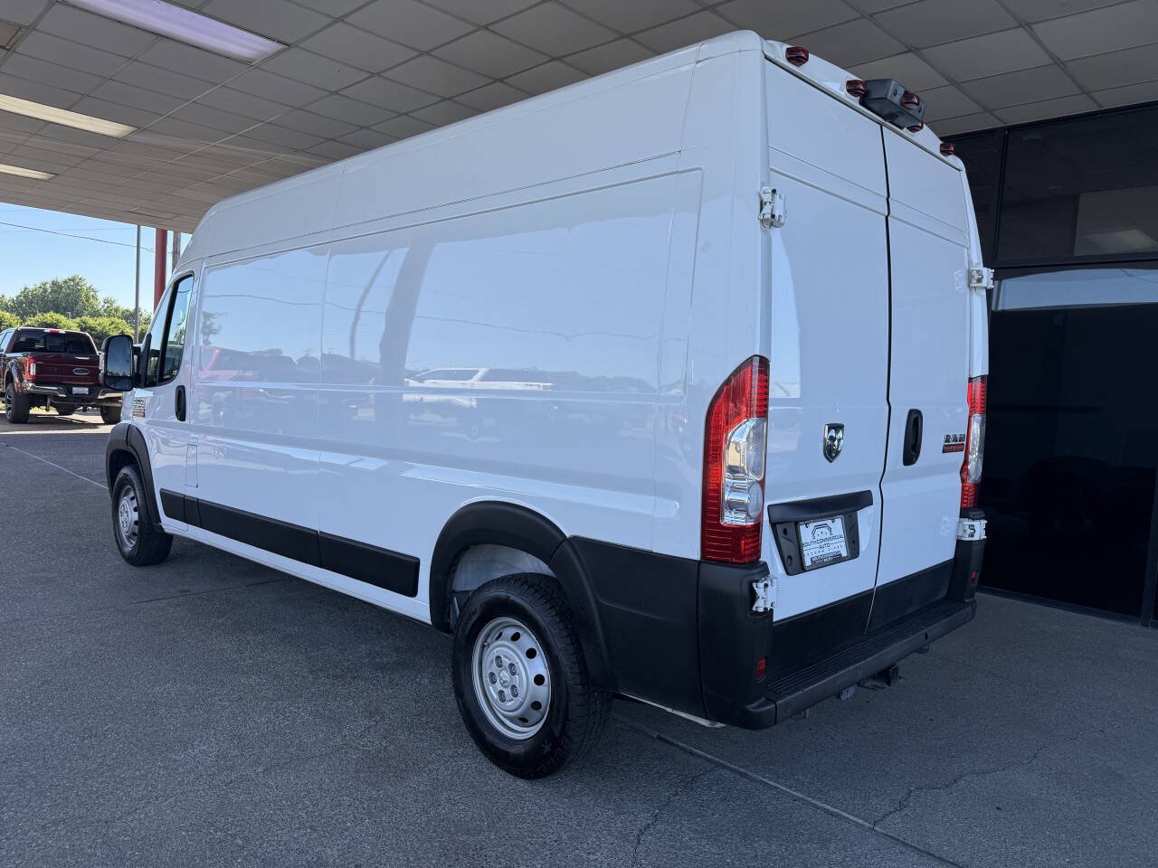 Used 2021 RAM ProMaster 2500 w/ Convenience Group FWD image 5