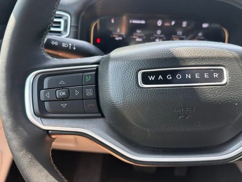 Used 2025 Jeep Wagoneer Series III w/ Premium Group I AWD/4WD image 19