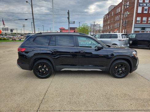 New 2026 Volkswagen Atlas Peak Edition image 6