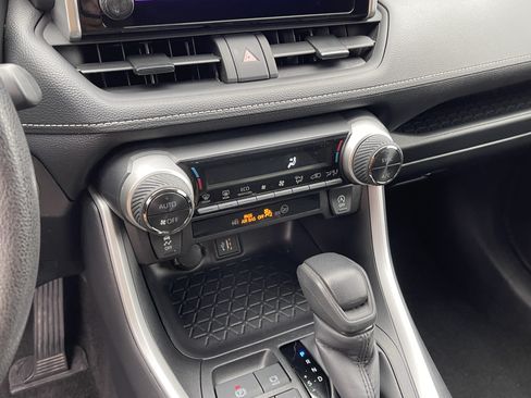 Certified 2025 Toyota RAV4 XLE AWD/4WD image 22