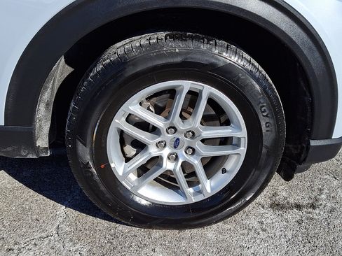 Certified 2025 Ford Explorer Active AWD/4WD image 11