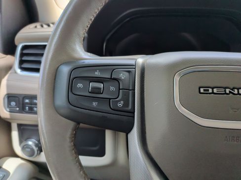 Used 2022 GMC Yukon Denali RWD image 21