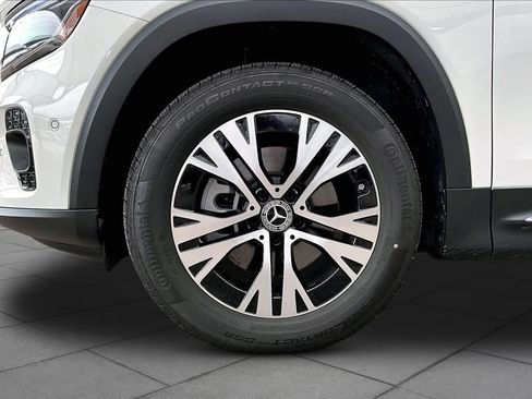 Used 2025 Mercedes-Benz GLB 250 image 11