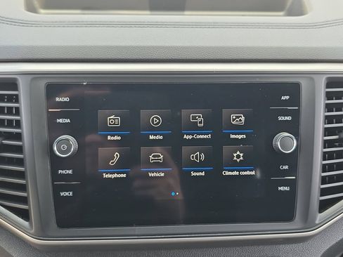 Used 2020 Volkswagen Atlas Cross Sport SE AWD/4WD image 24
