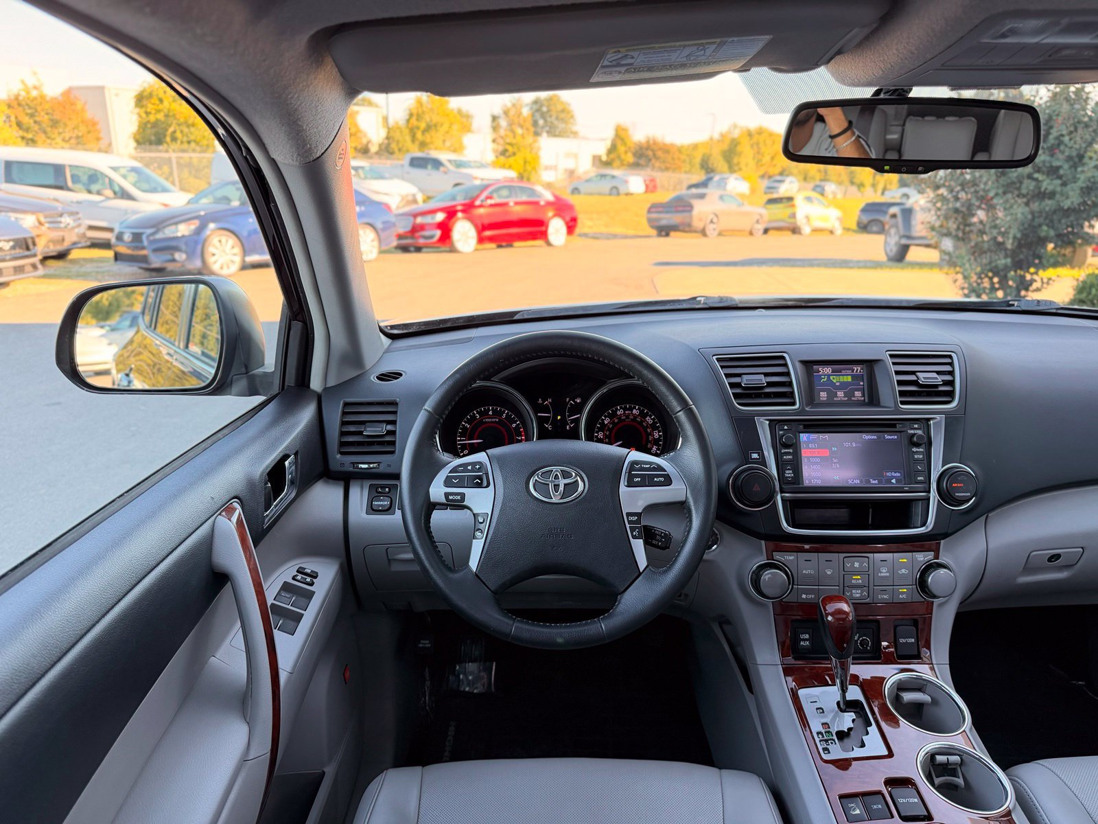 Used 2013 Toyota Highlander Limited AWD/4WD image 32
