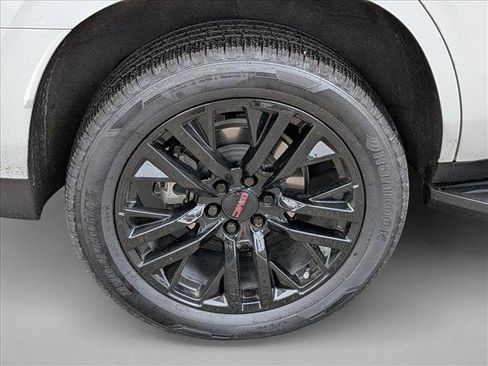Used 2023 GMC Yukon SLT w/ SLT Luxury Package image 21
