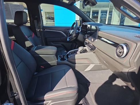 Used 2025 Chevrolet Colorado Z71 w/ Z71 Convenience Package 2 image 13
