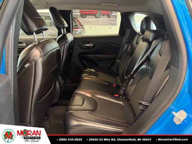 Used 2019 Jeep Cherokee Trailhawk w/ Cold Weather Group AWD/4WD image 12