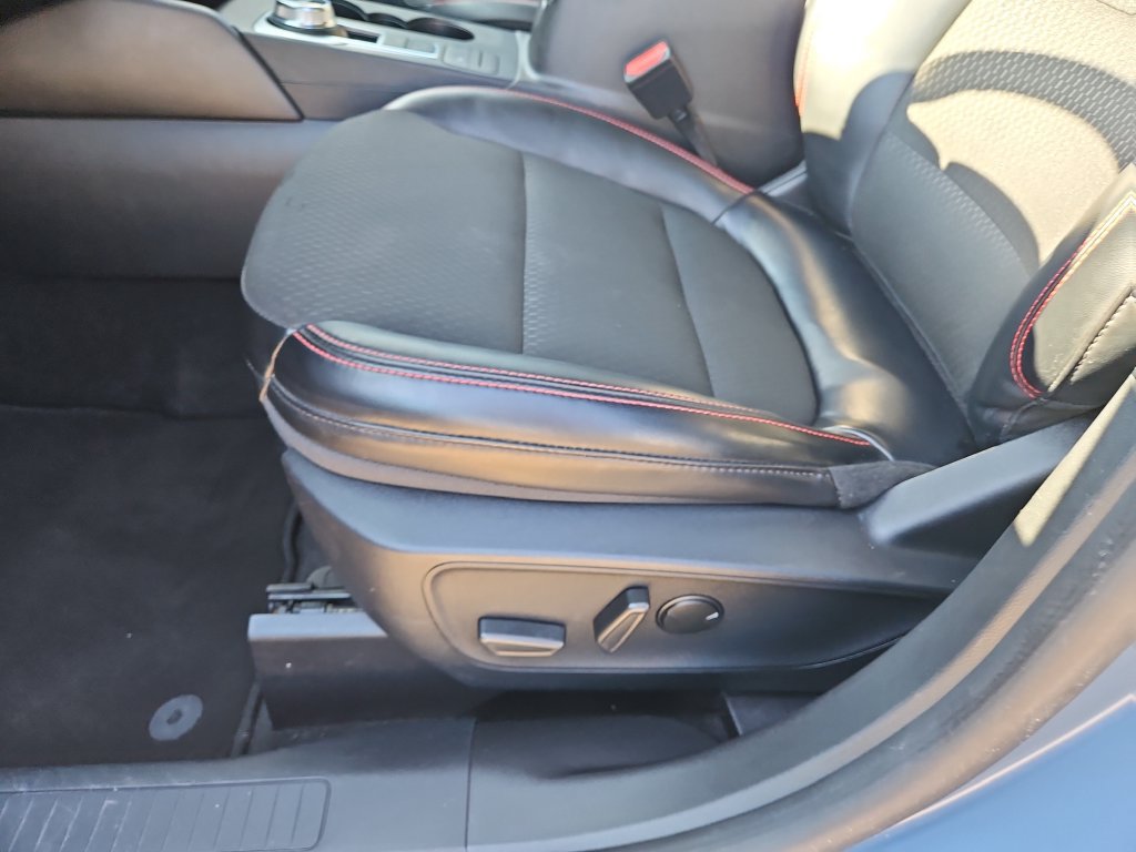 Used 2025 Ford Escape ST-Line AWD/4WD image 15