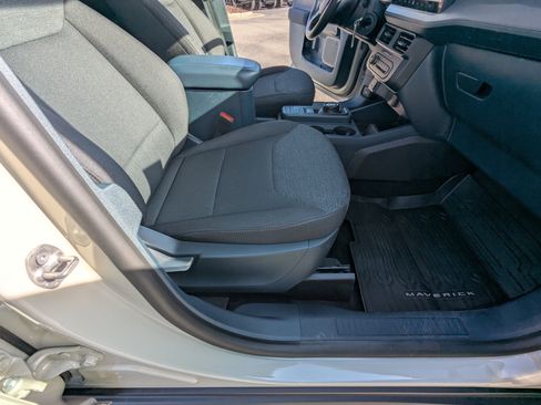 Used 2025 Ford Maverick XL image 13