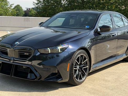 Used 2026 BMW M5 w/ Executive Package AWD/4WD image 2