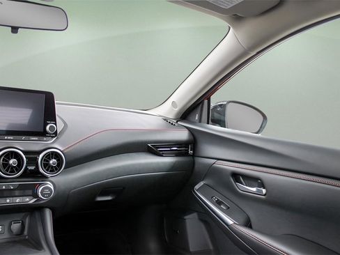 Used 2025 Nissan Sentra SR w/ SR Premium Package image 23