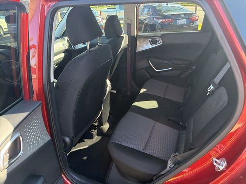 Certified 2024 Kia Soul LX image 7