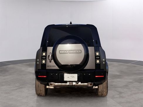 New 2026 Land Rover Defender 130 X-Dynamic SE image 6