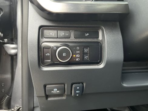 Used 2024 Ford F250 Lariat w/ Black Appearance Package image 26