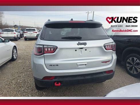Used 2024 Jeep Compass Trailhawk image 6
