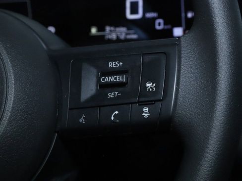 Certified 2025 Nissan Kicks SV image 21