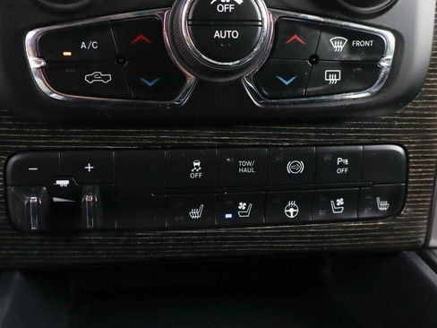 Used 2014 RAM 2500 Limited image 40