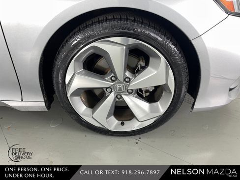 Used 2019 Honda Accord Touring image 14