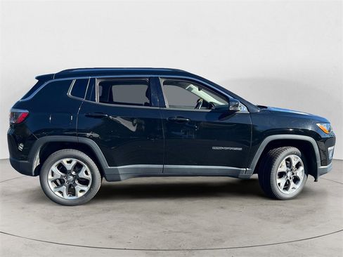 Used 2018 Jeep Compass Limited image 2