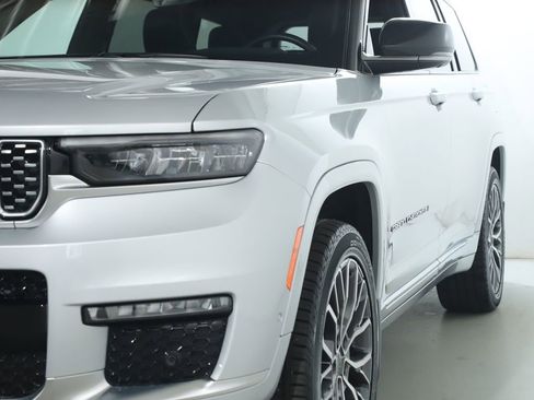 Used 2024 Jeep Grand Cherokee L Summit AWD/4WD image 4
