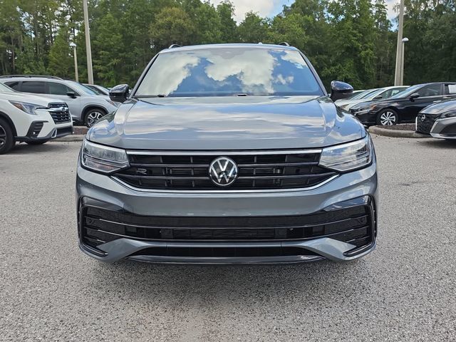 Used 2024 Volkswagen Tiguan SE R-Line FWD image 3