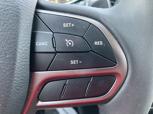 Used 2021 Jeep Cherokee Latitude Lux w/ Comfort/Convenience Group FWD image 17