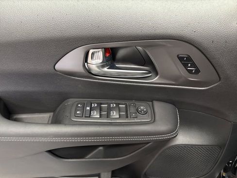 New 2026 Chrysler Pacifica Select w/ S Appearance Package image 21