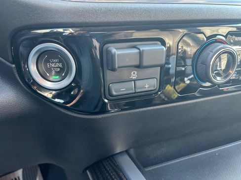 Used 2025 Chevrolet Silverado 1500 RST AWD/4WD image 38