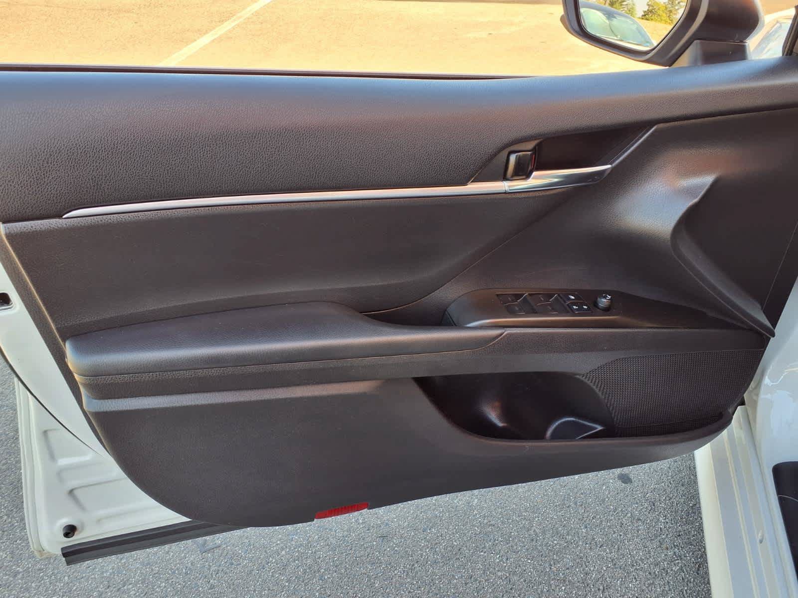 Used 2022 Toyota Camry LE FWD image 13