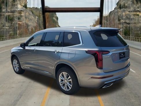 New 2025 Cadillac XT6 Luxury image 8