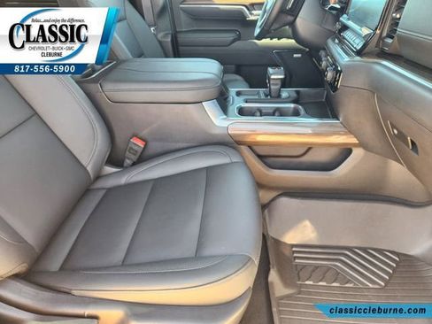 Used 2025 Chevrolet Silverado 1500 LT Trail Boss w/ Convenience Package II image 19