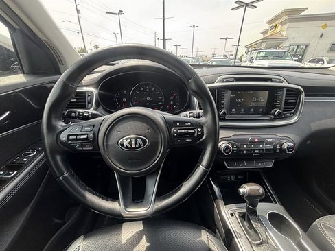 Used 2017 Kia Sorento EX FWD image 21
