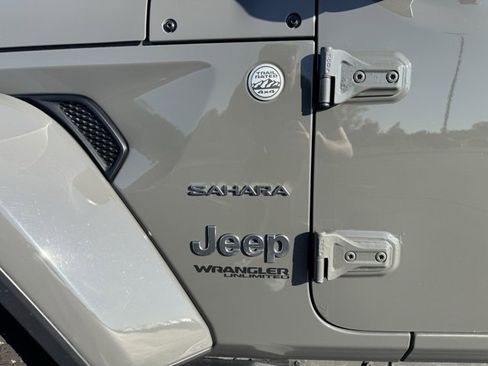 Used 2020 Jeep Wrangler Unlimited Sahara image 11