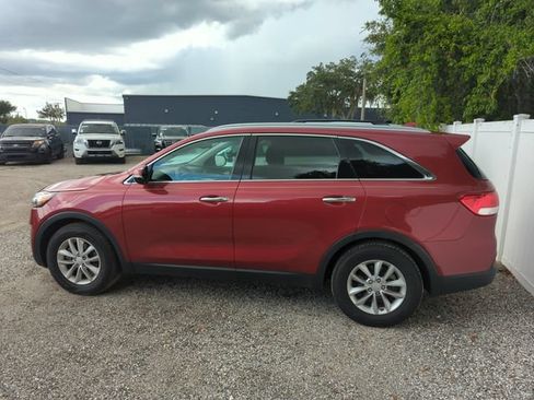 Used 2016 Kia Sorento LX w/ LX Convenience Package FWD image 2