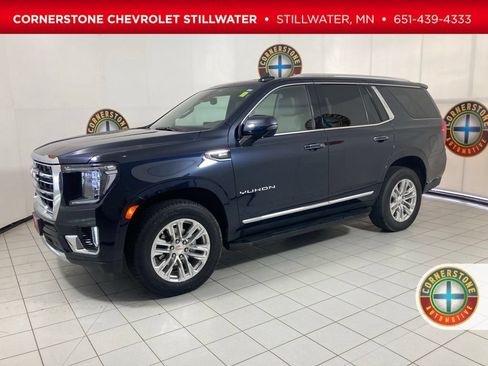 Used 2024 GMC Yukon SLT w/ SLT Luxury Package AWD/4WD image 1