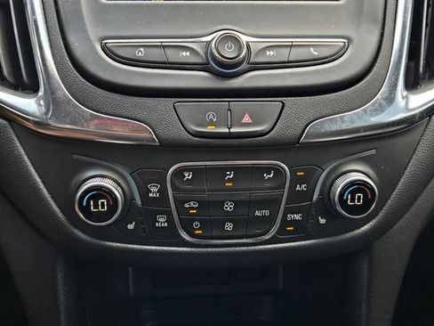 Used 2024 Chevrolet Equinox LT AWD/4WD image 17