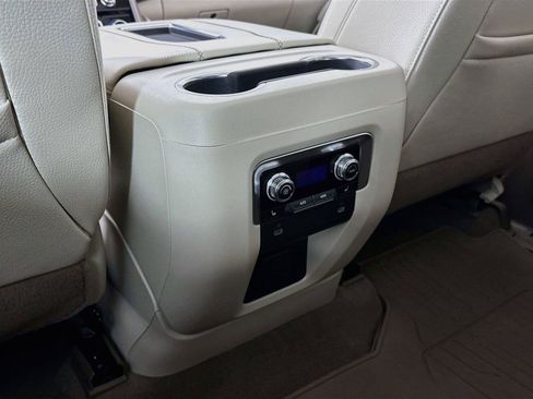 Used 2024 GMC Yukon XL Denali AWD/4WD image 34