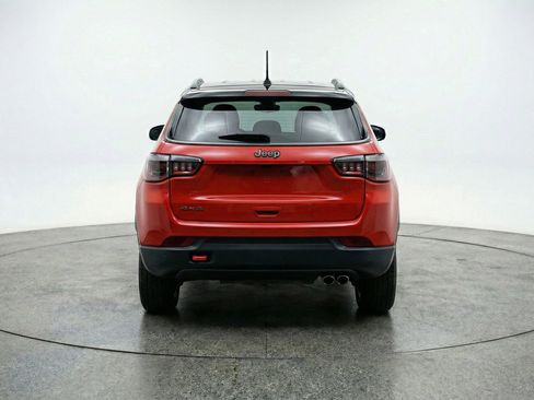 Used 2025 Jeep Compass Trailhawk image 7