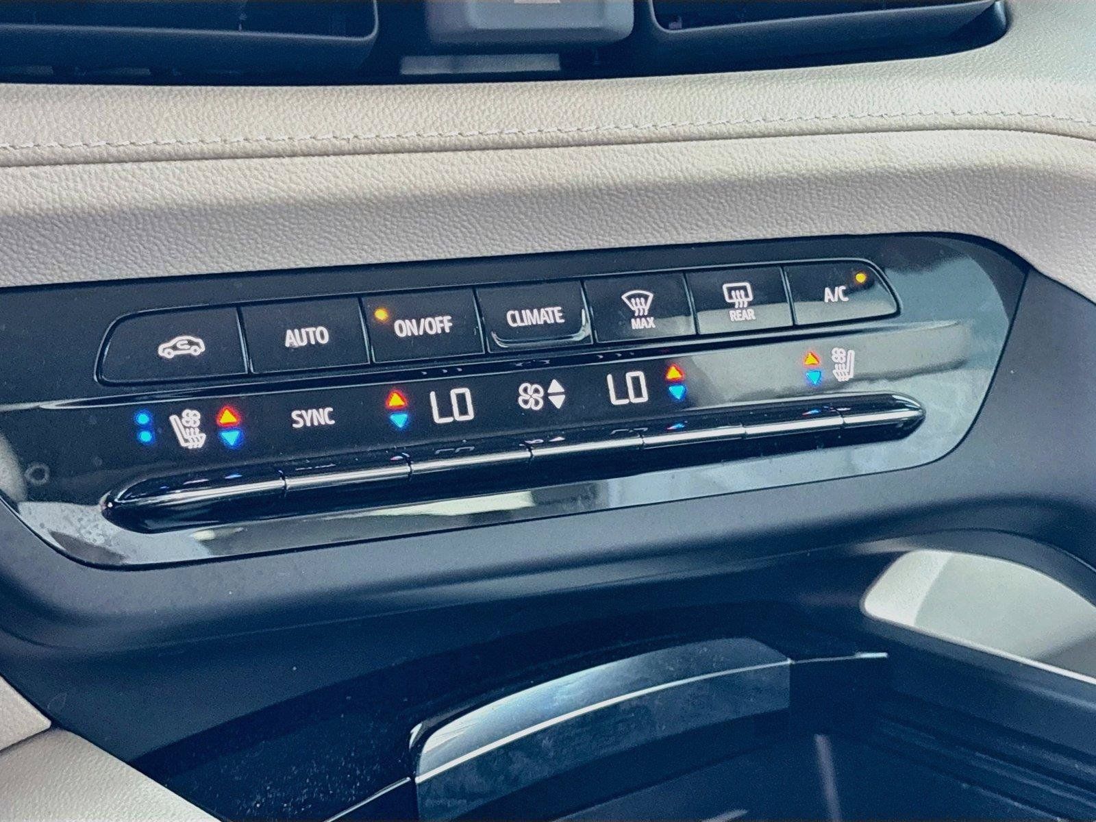 Used 2023 Buick Envision Avenir AWD/4WD image 16