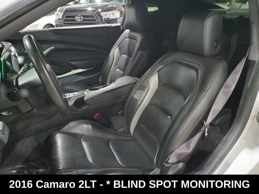 Used 2016 Chevrolet Camaro LT RWD image 6